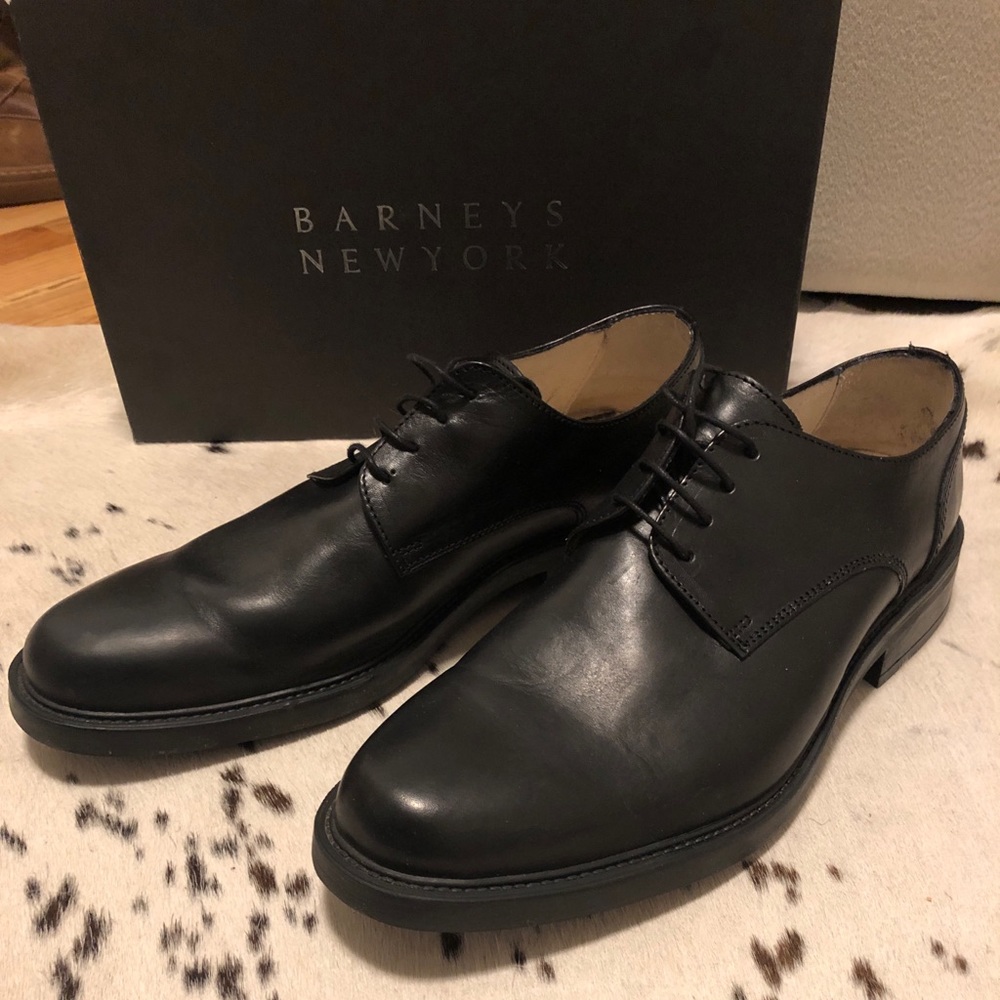 Barneys New York Men’s Dress shoes Size 9